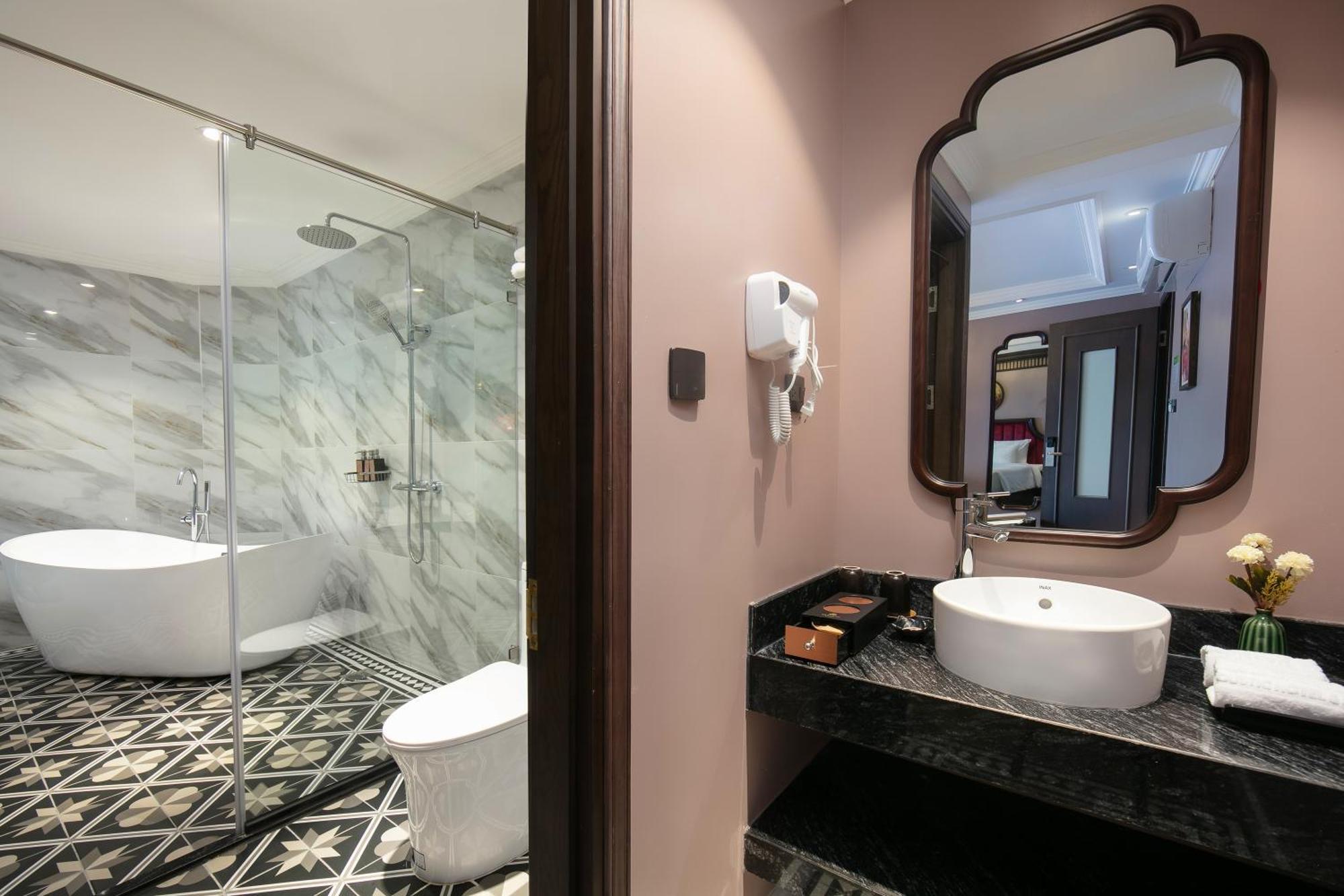 Acoustic Premium Hotel & Spa ハノイ市 エクステリア 写真