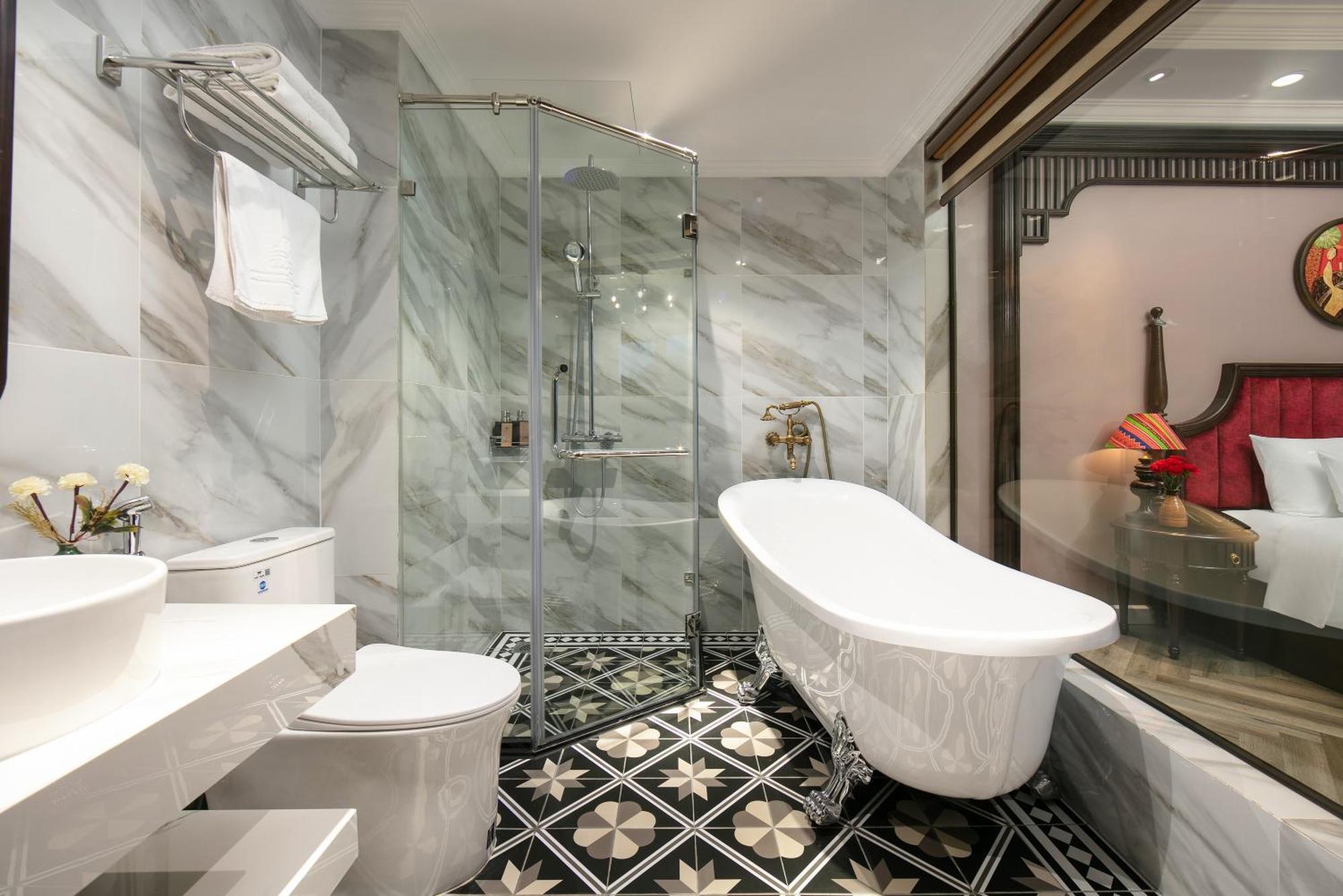 Acoustic Premium Hotel & Spa ハノイ市 エクステリア 写真