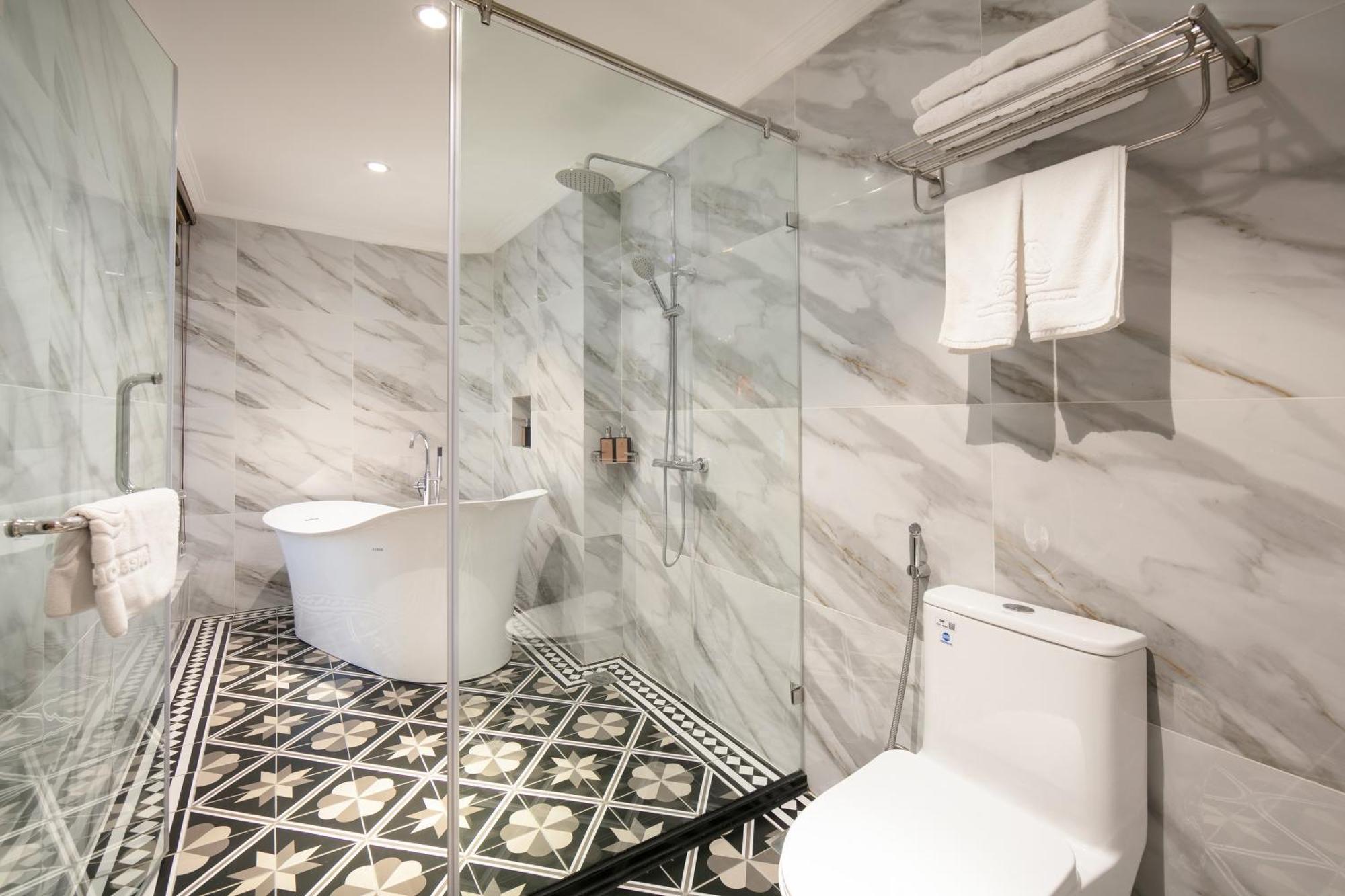 Acoustic Premium Hotel & Spa ハノイ市 エクステリア 写真